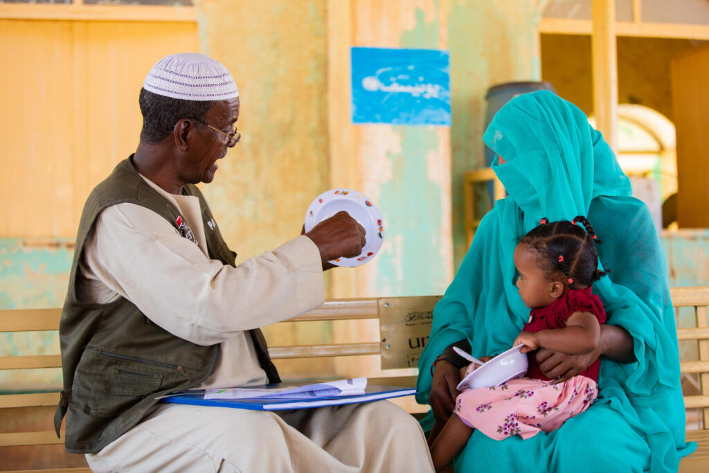 During the IYCF sessions, Mohammed educates mothers on proper feeding practices for children under five years including breastfeeding to protect them from malnutrition and screens children for malnutrition using the MUAC tapes. Health workers and volunteers such as Mohammed are the backbone of the No Time to Waste nutrition programme implemented by Patient Heling Fund with UNICEF support and funding from the Netherlands Government. The programme aims at preventing malnutrition among children under five years.